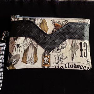 V Design Halloween Black Vinyl Diamond Clutch